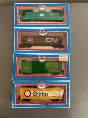 Vintage Lot of 4 Model Power Train Freight Car Hopper Wooden Box Car Chiclet